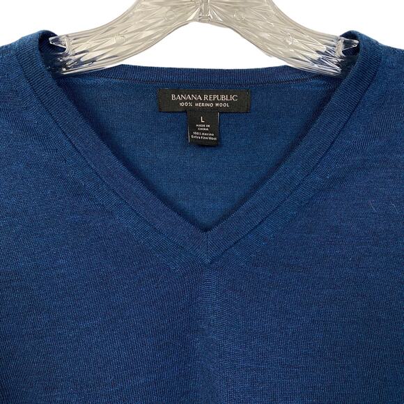 BANANA REPUBLIC L V-Neck Sweater 100% Merino Wool Pullover Academia Lightweight - Picture 2 of 6